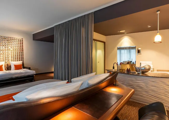 Hotel East