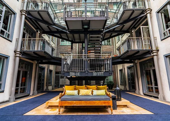 Hotel East 4*