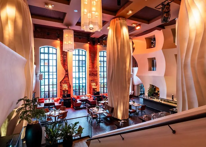 Hotel East