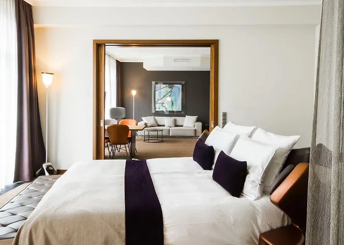 Hotel East