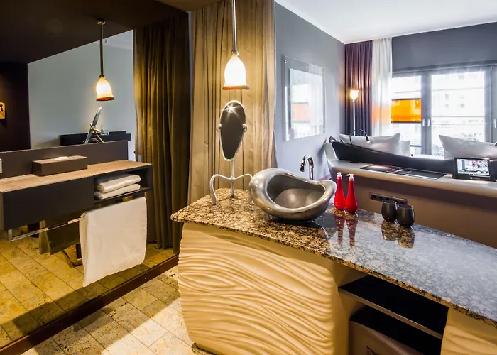 East Hotel 4*